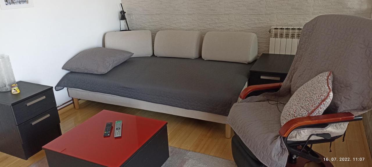Apartment Travel Hub *** วาราชดีน ภายนอก รูปภาพ