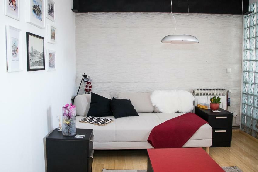 Apartment Travel Hub *** วาราชดีน ภายนอก รูปภาพ